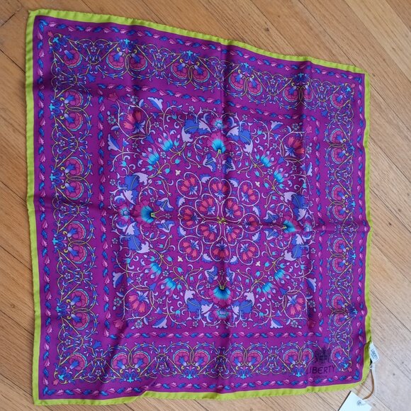 Lodden 45 x 45 Silk Neckerchief - Picture 2 of 2